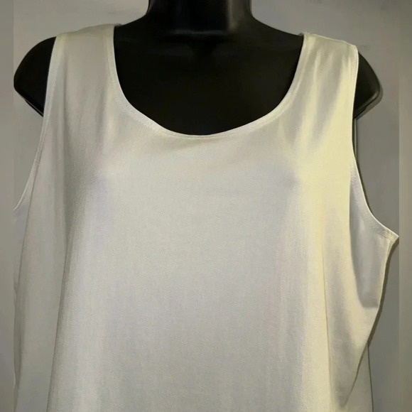 Kim Rogers Sleeveless Top - Picture 4 of 8